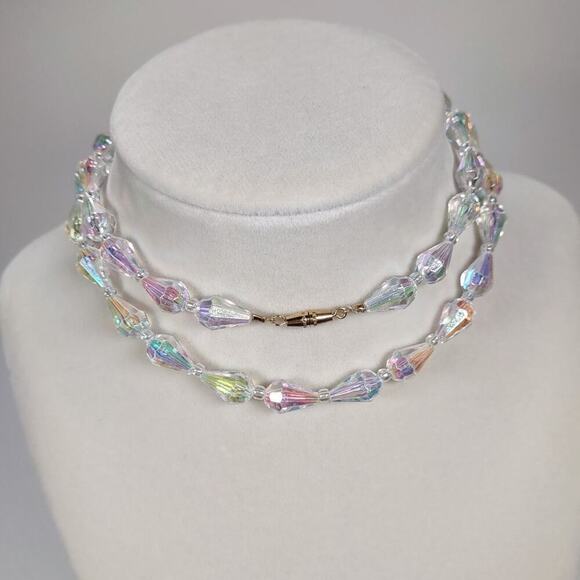 Vintage Plastic Aurora Borealis Teardrop Faceted 24" Necklace With Screw Clasp - Picture 3 of 9